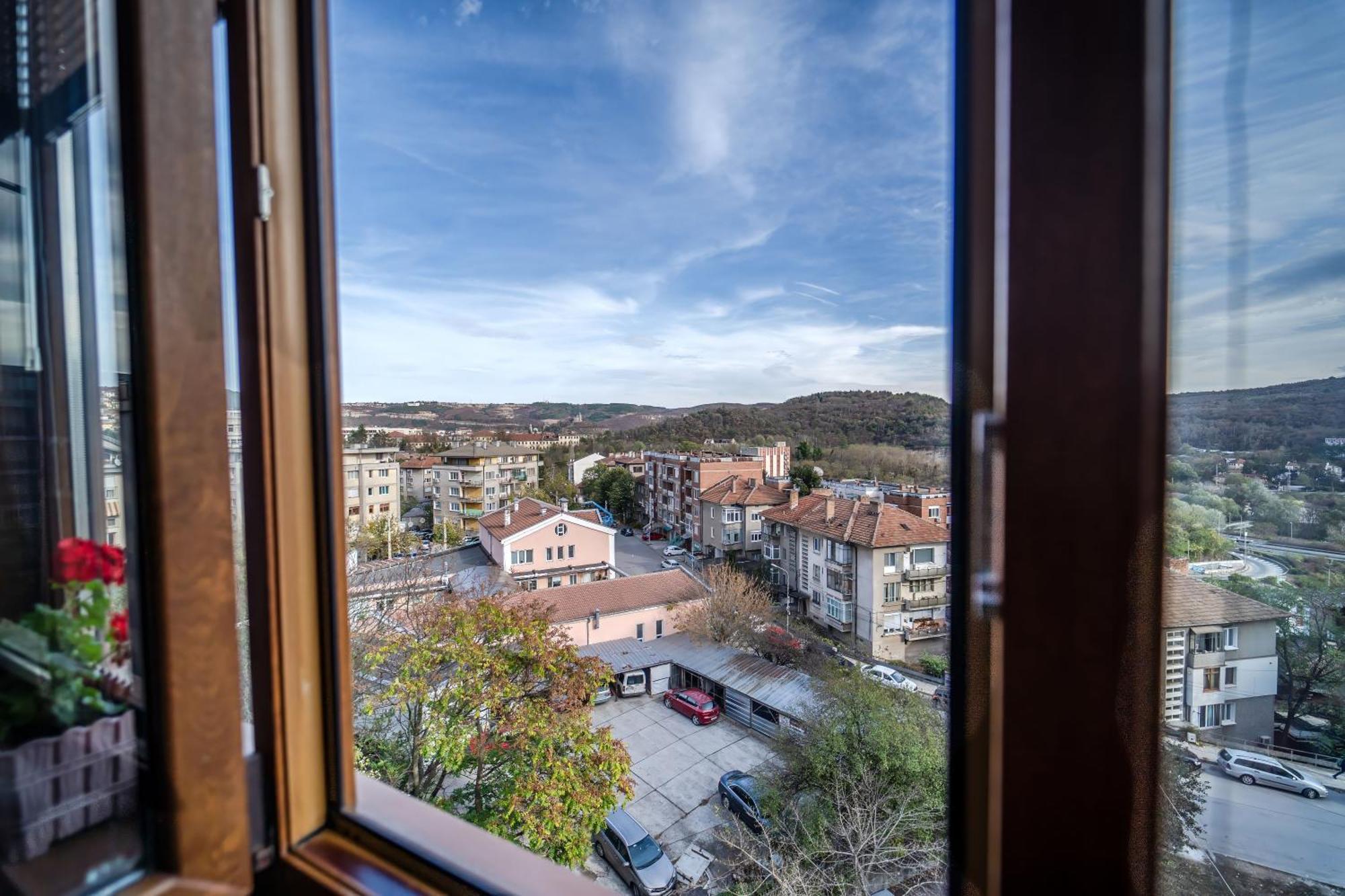 Апартамент Грация Veliko Tărnovo Esterno foto